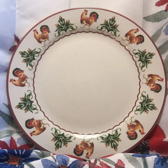 DONATED Set Of 2 Country Gate by Enesco 10.5” Rooster Dinner Plates Red Trim - Picture 3 of 4